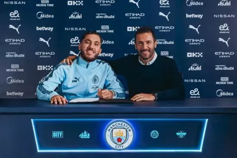 رسمياً.. مانشستر سيتي يعلن التعاقد مع ريان شرقي حتى 2030